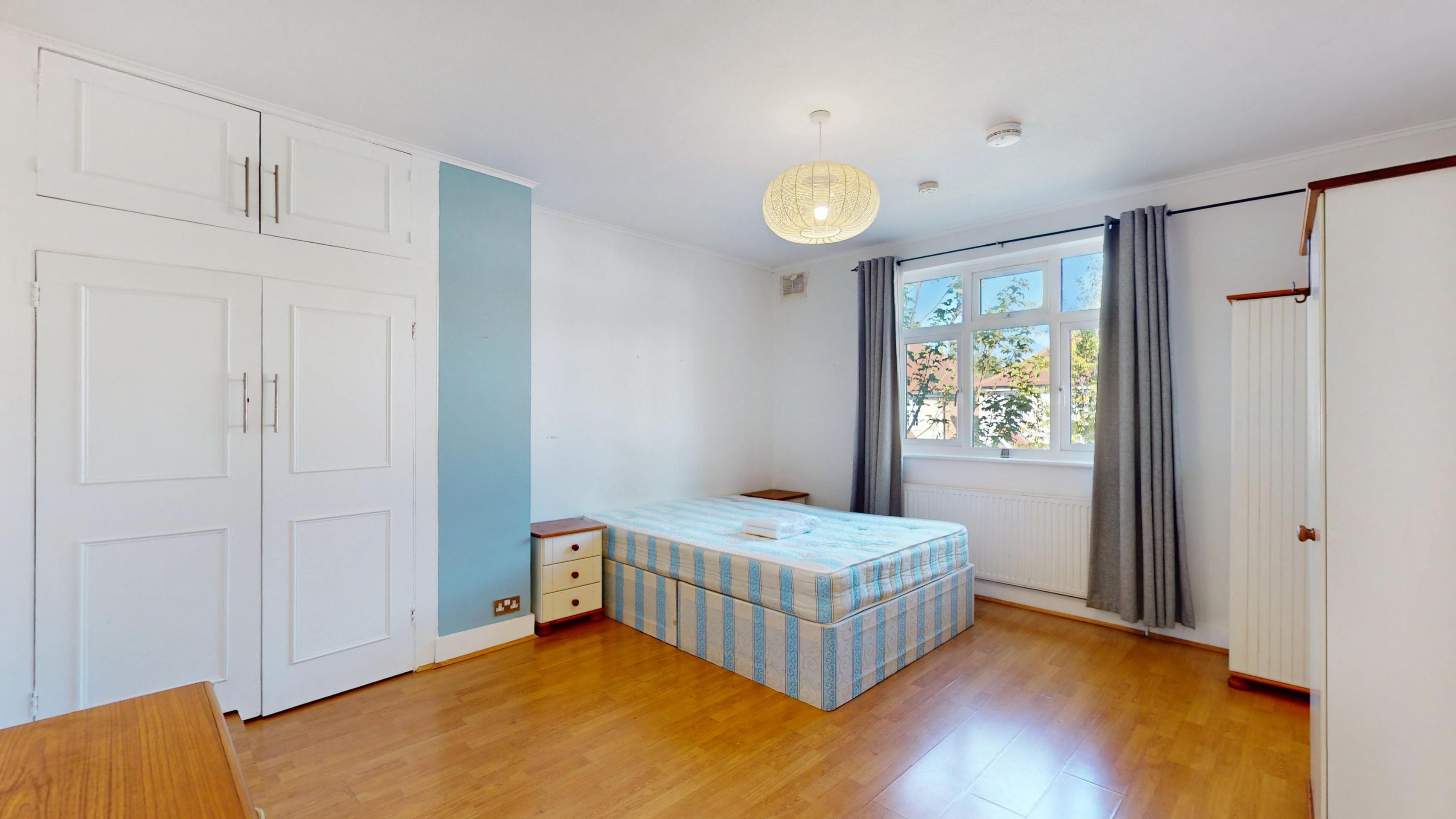 Modern Studio Christchurch Avenue, Kilburn NW6